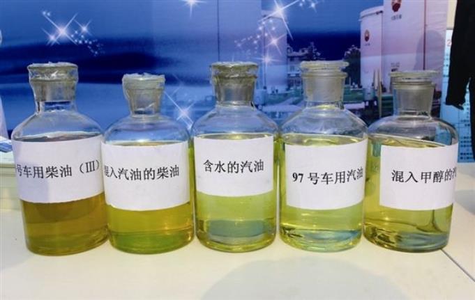 車用燃油顏色解析 汽油與柴油為何顏色不同？